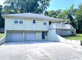 8226 McGee St, Kansas City, MO 64114