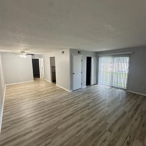 3811 Rohling Oaks Dr — Photo 1