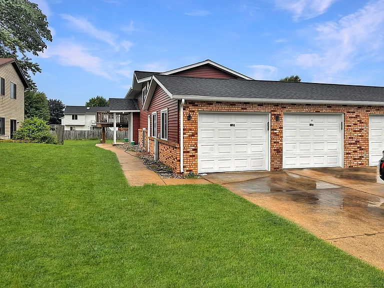 4613 Stauffer Ave SE — Photo 2
