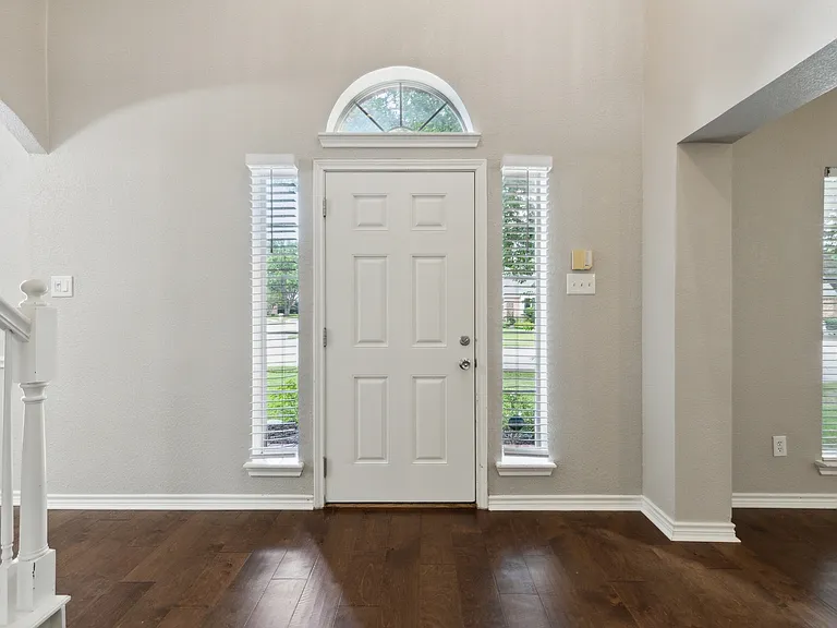 2817 Elmridge Dr — Photo 10
