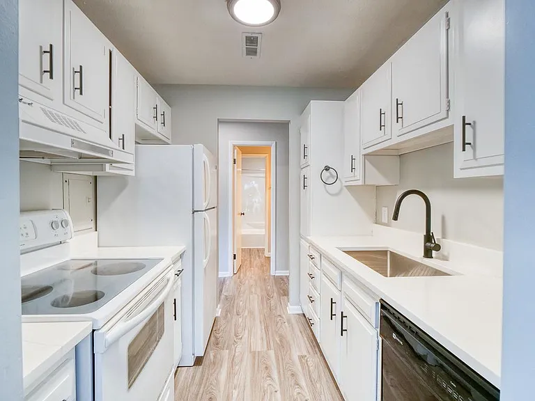 1675 Cedarwood Dr #B — Photo 13