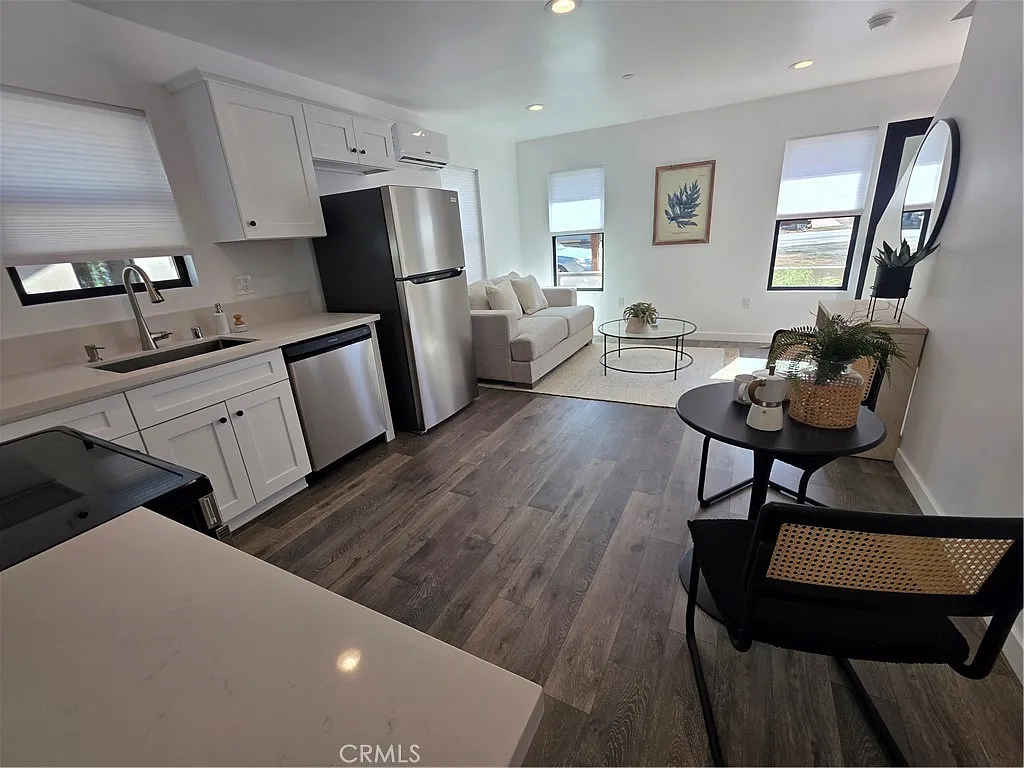 1 bed, 526 sqft, $2,500 — Photo 2