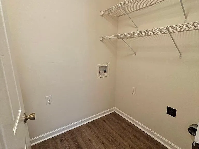 605 Avery St — Photo 13