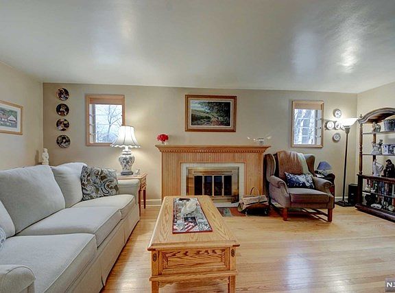 5th image of 120 Lincoln Pl