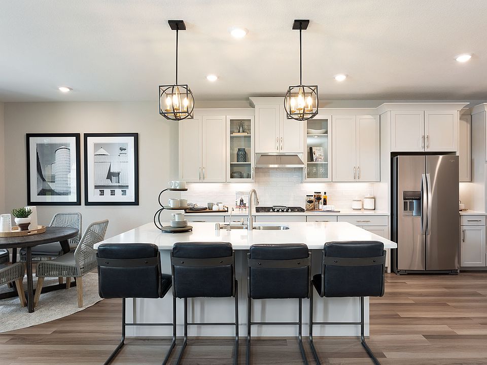 HOU_MontgomeryOaks_4012_Cedar_Classic White_KIT_web