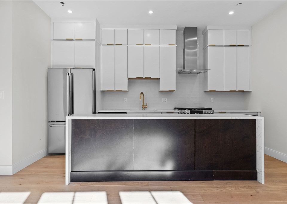 1st image of 747 Cambridge St #2