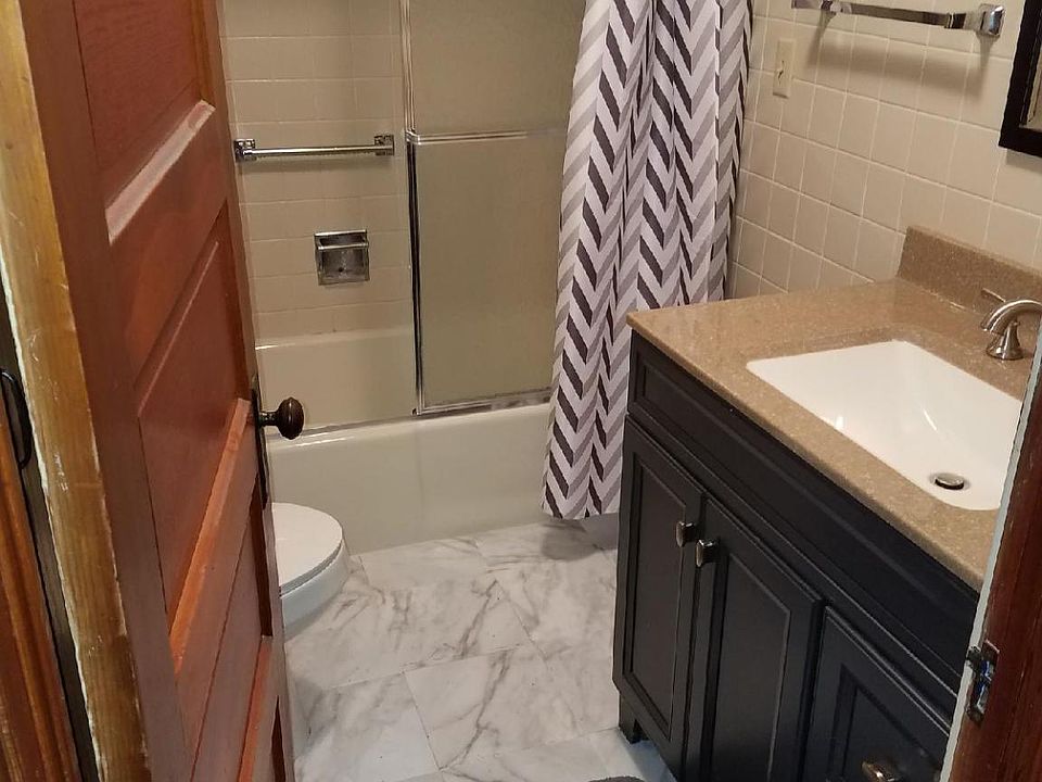 2nd image of 1846 32nd St