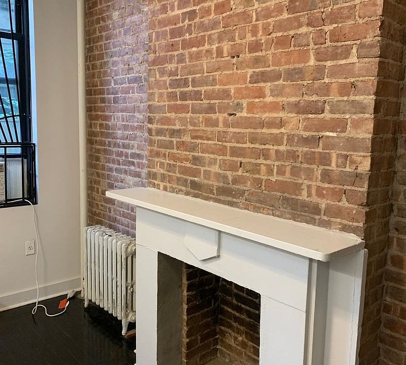 1st image of 355 W 47th St #1REE