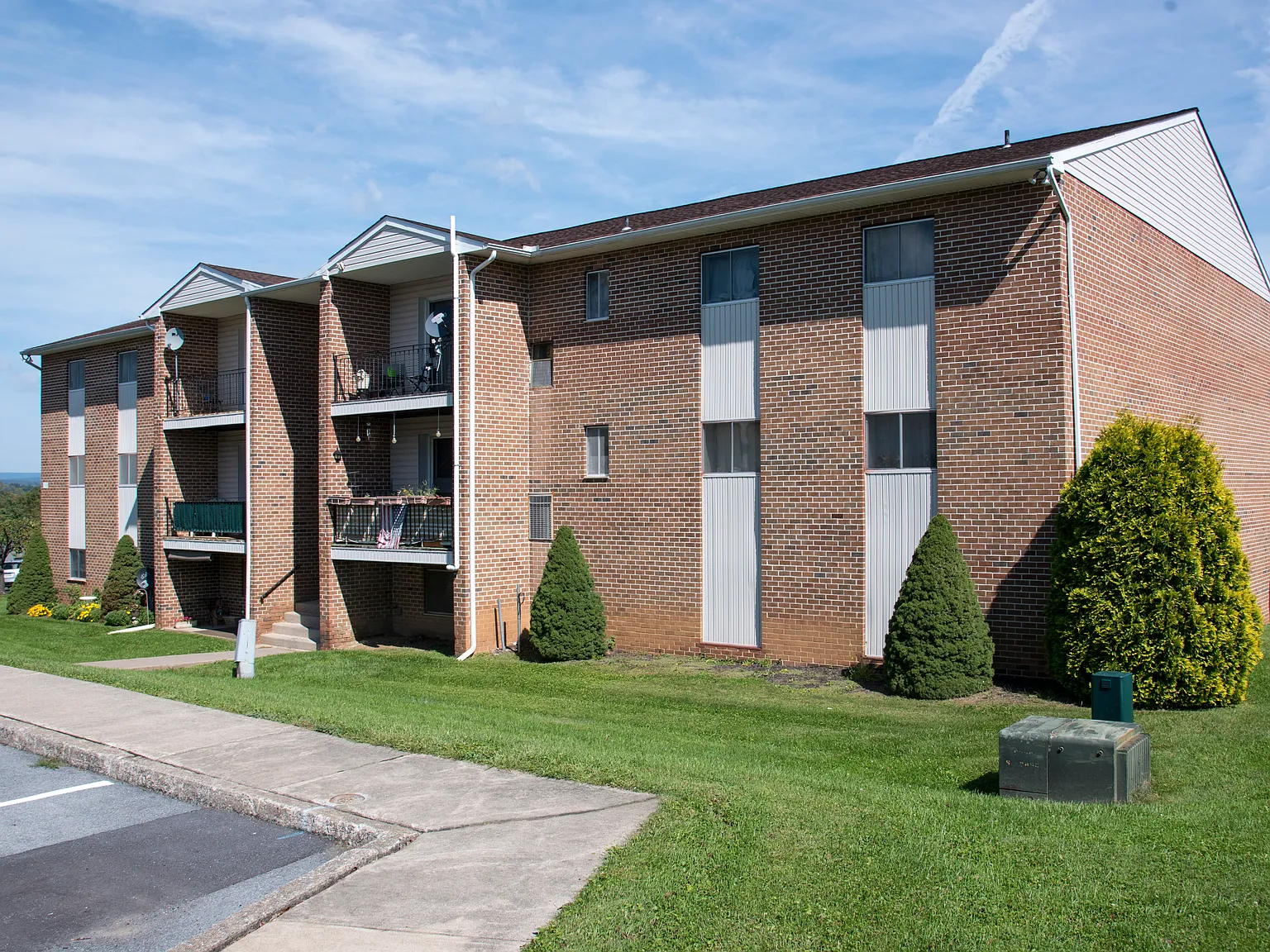 Orchard Hills Apartments — Photo 3