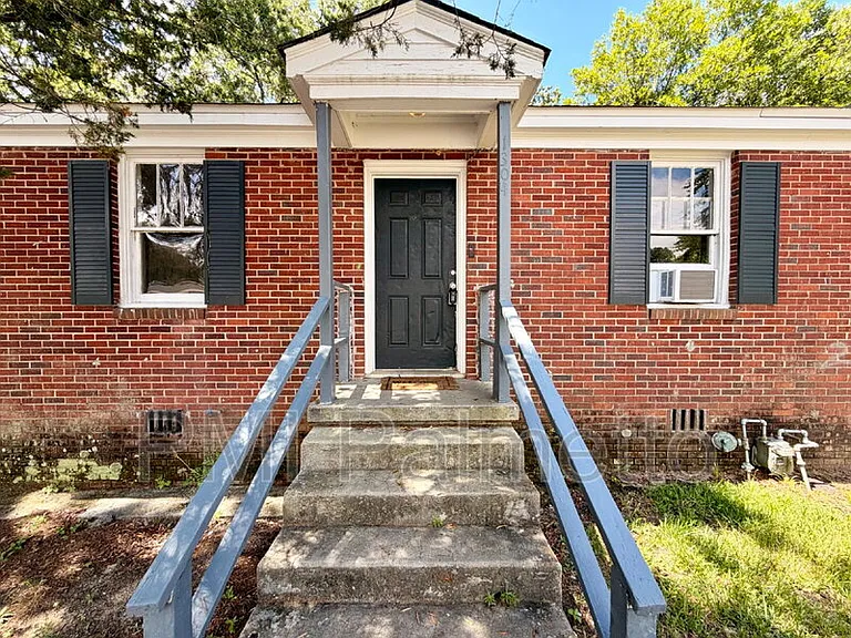 1304 Mount Vernon St — Photo 2