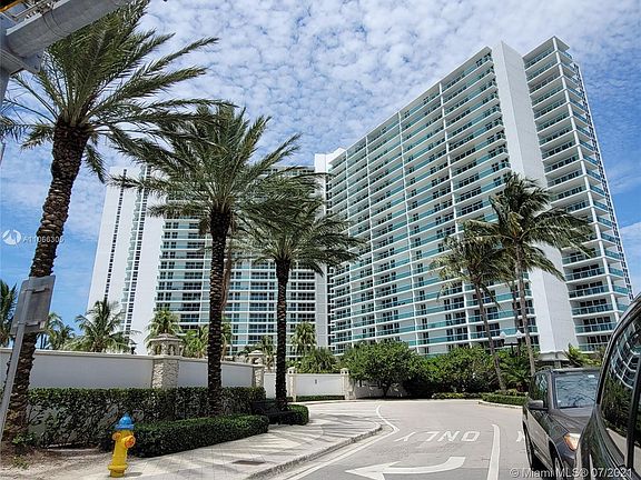 2nd image of 100 Bayview Dr APT 326