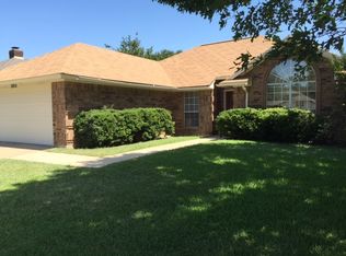 5815 Fox Hunt Dr, Arlington, TX 76017