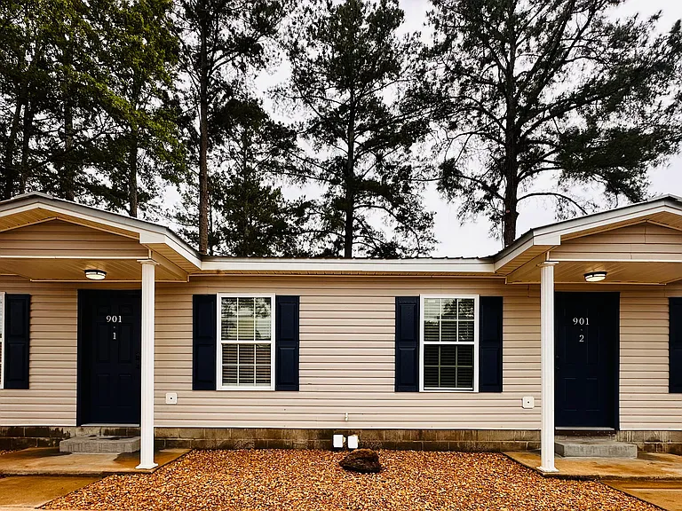 901 Tate Dr #2 — Photo 2