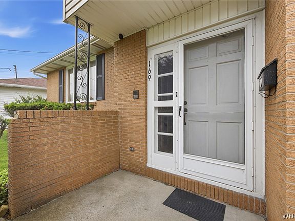 3rd image of 169 Cranwood Dr
