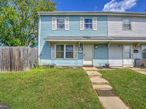 9 Linden Ct, Sicklerville, NJ 08081