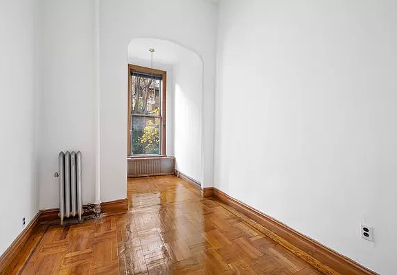 4th image of 17 W 82nd St #1
