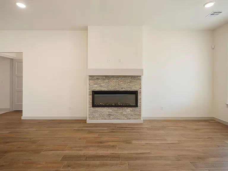 4909 Misty Wood Ln — Photo 12