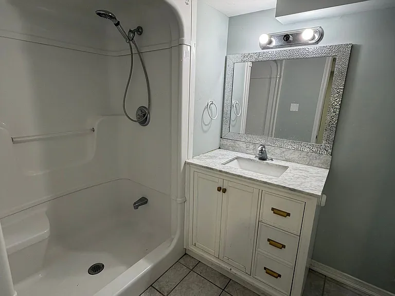 3147 Mayfield Rd #LOWER LEVEL — Photo 11