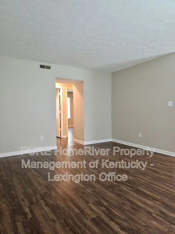 2 bed, 1.0 bath, 750 sqft, $950 — Photo 3