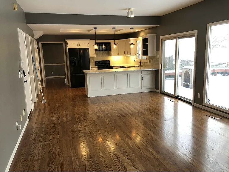 2206 Greenbrier Dr — Photo 16