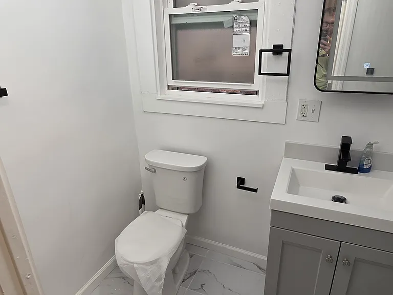 306 Hudson Ave #2F — Photo 2