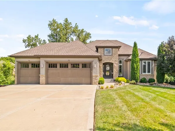 10512 NW 79th Pl, Weatherby Lake, MO 64152