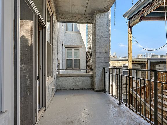 5th image of 3113 W Lawrence Ave #D32
