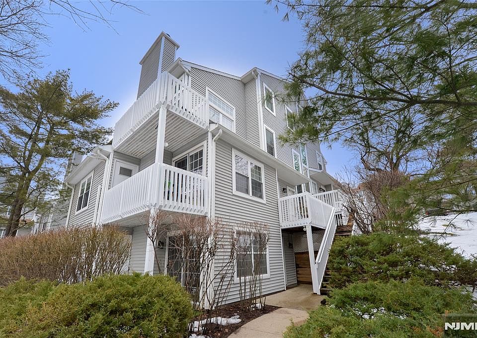 1st image of 12 Fox Run Dr #6