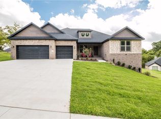 1302 Glory Cir, Cave Springs, AR 72718
