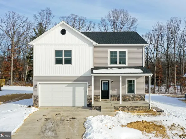 131 Larimar Ln, Inwood, WV 25428