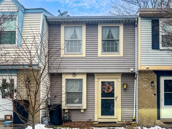 121 Cambria Hill Dr, Tarentum, PA 15084