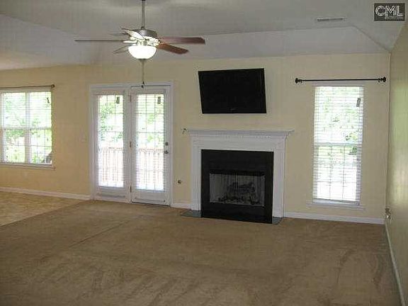 4th image of 305 Kenmore Park Dr