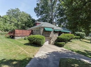 2625 Lindenwood Dr, Pittsburgh, PA 15241