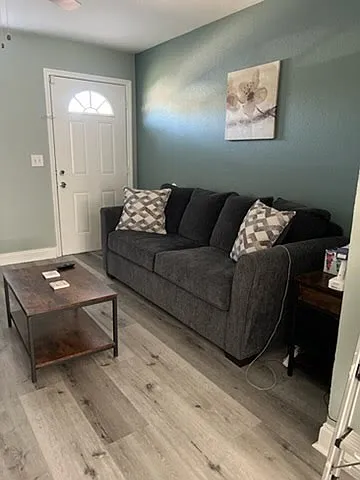 2 bed, 1.5 bath, 1000 sqft, $2,400 — Photo 3