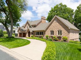 810 Smithtown Ter, Excelsior, MN 55331