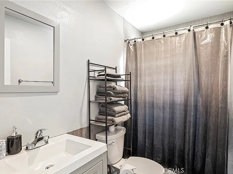 Palm Ave — Photo 11