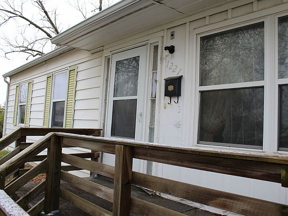 4th image of 1221 W 21st St