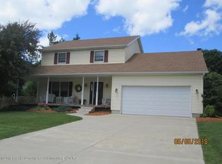 321 Tanbark Dr, Dimondale, MI 48821