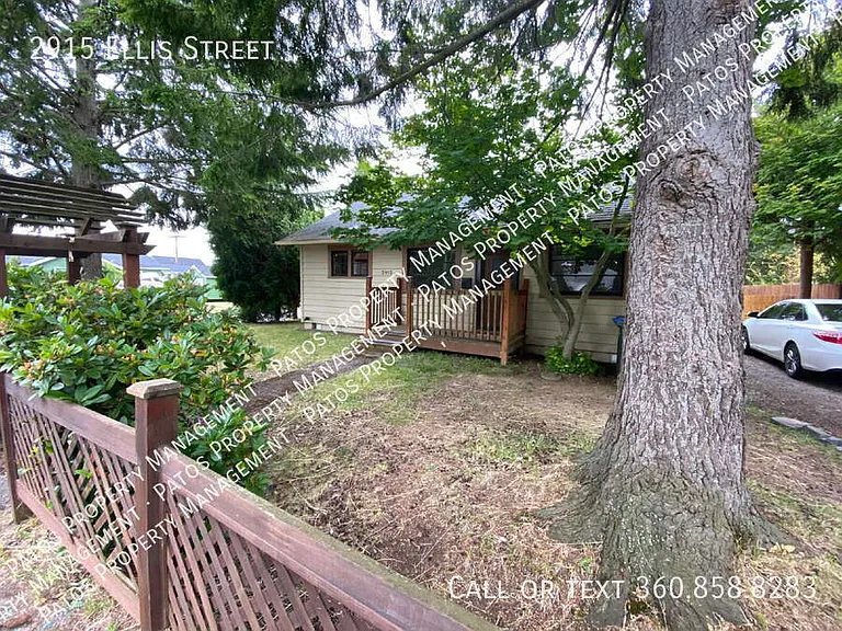 2915 Ellis St — Photo 2