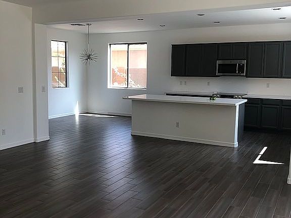 3rd image of 521 E White Wing Dr