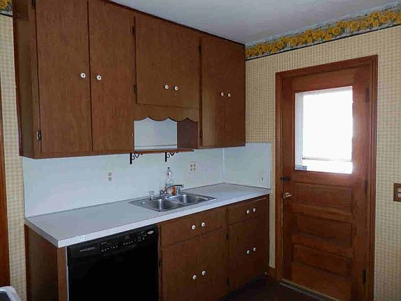 5th image of 505 Rosewood Ave