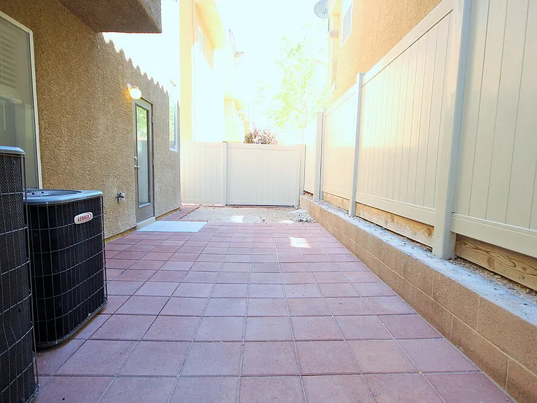 10735 Holmfield St — Photo 19