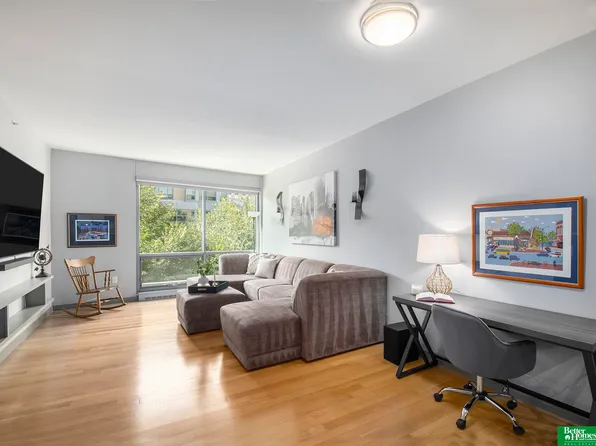 220 S 31st Ave APT 3312, Omaha, NE 68131