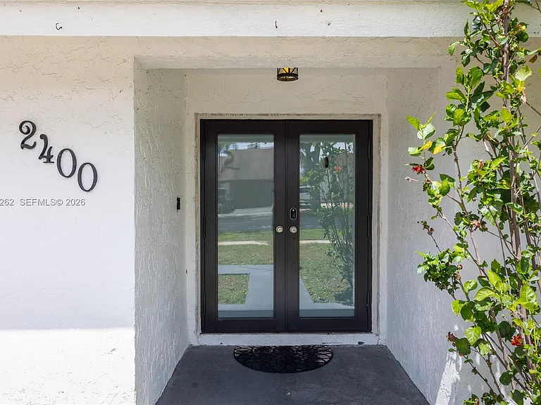 2400 NW 103rd Ave — Photo 5