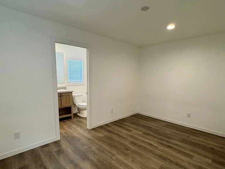 566 W Swift Trl #15 — Photo 8