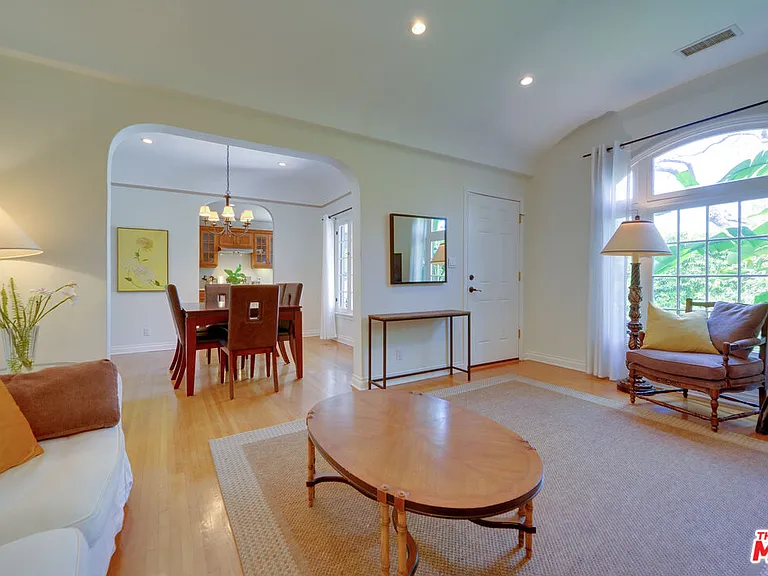 8704 Ashcroft Ave — Photo 6