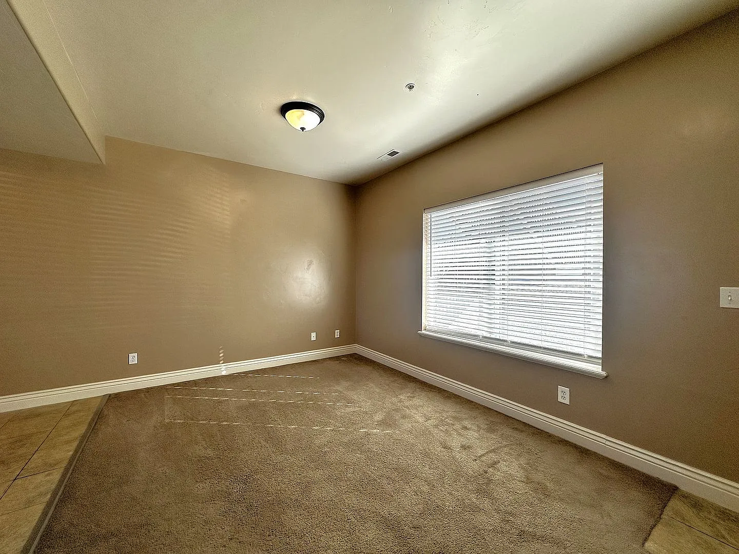 3 bedroom, 2 bath Condo — Photo 3