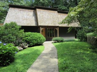 203 Dean Hill Dr, Pineville, KY 40977