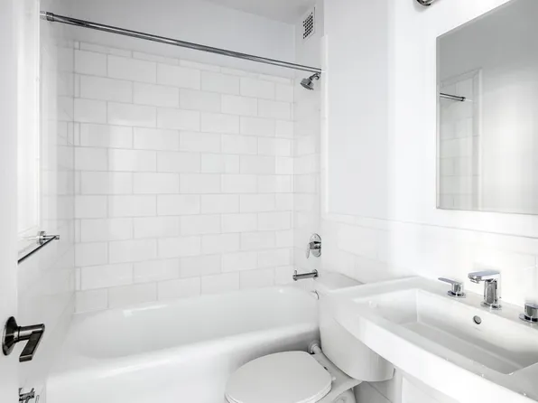 24 Fifth Avenue image 5 of 15