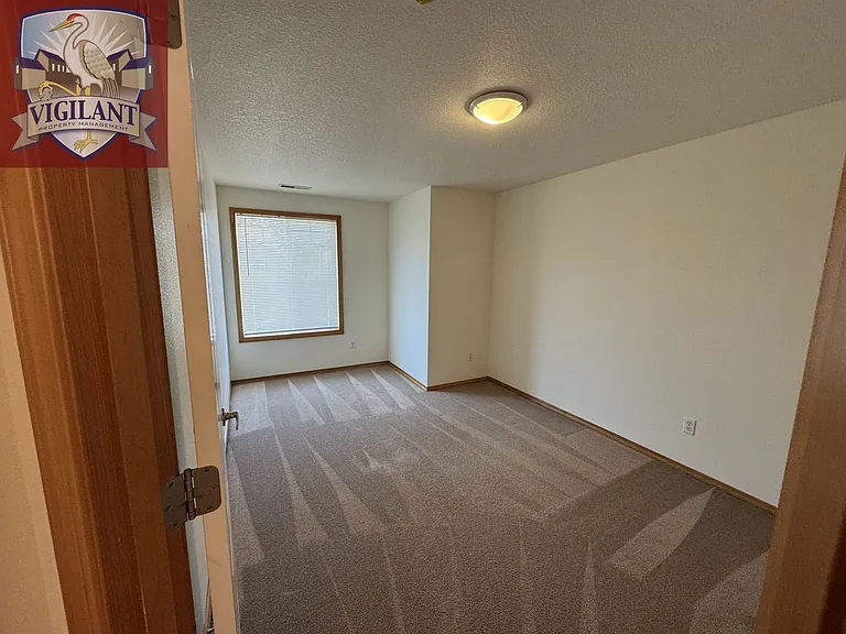 1614 N Falcon Dr — Photo 29